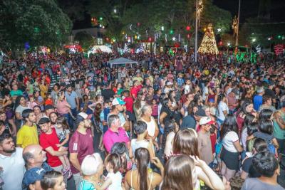 Centenas de pessoas acompanharam a Abertura do Natal em Laranjeiras do Sul